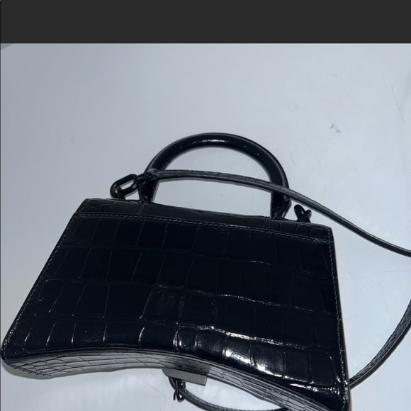 New Balenciaga bag lost strap worn once - Picture 3 of 6